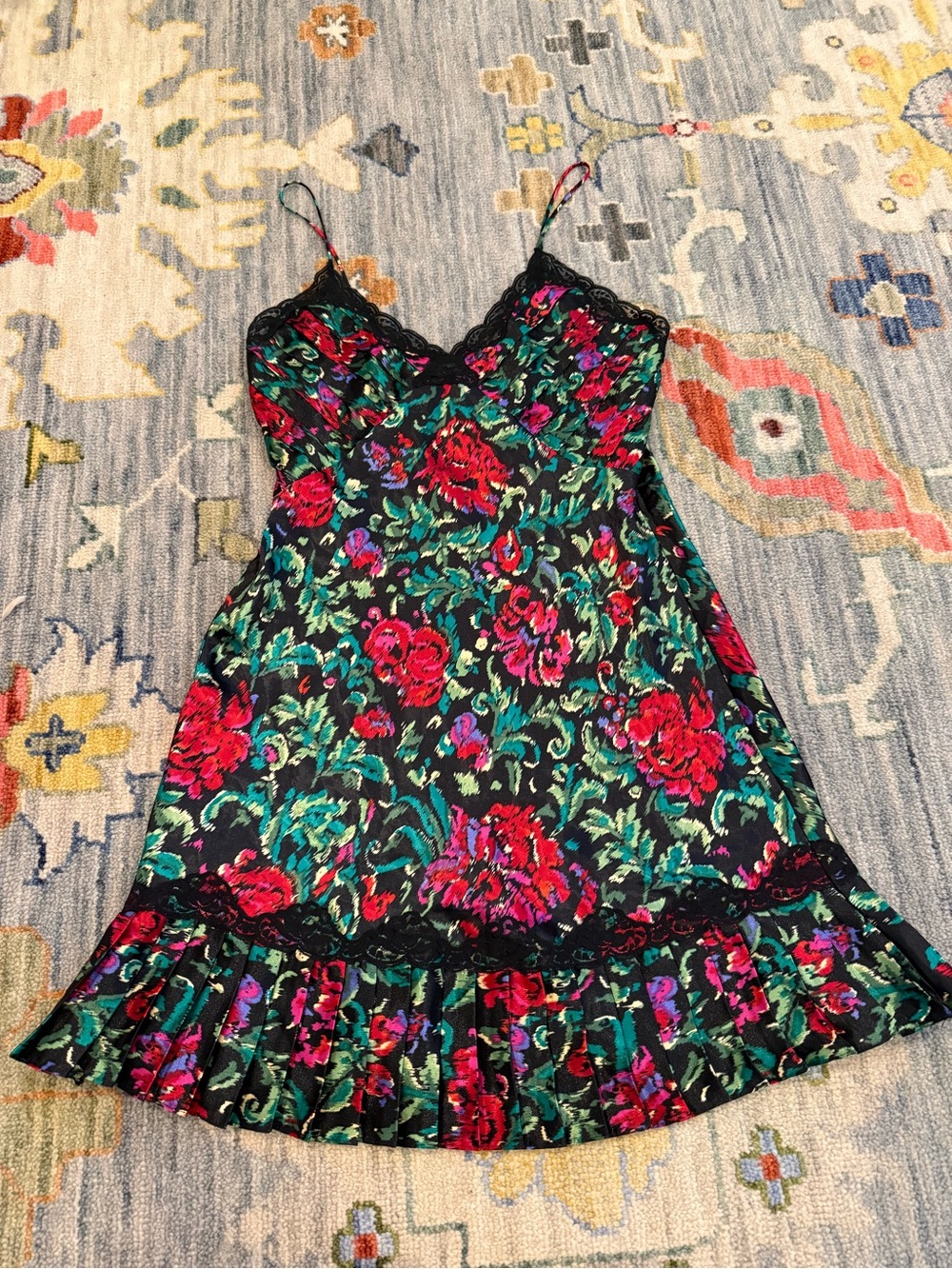 Vtg M VICTORIA'S SECRET Silky SATIN Nightgown Babydoll Chemise Nighty Slip Pleat